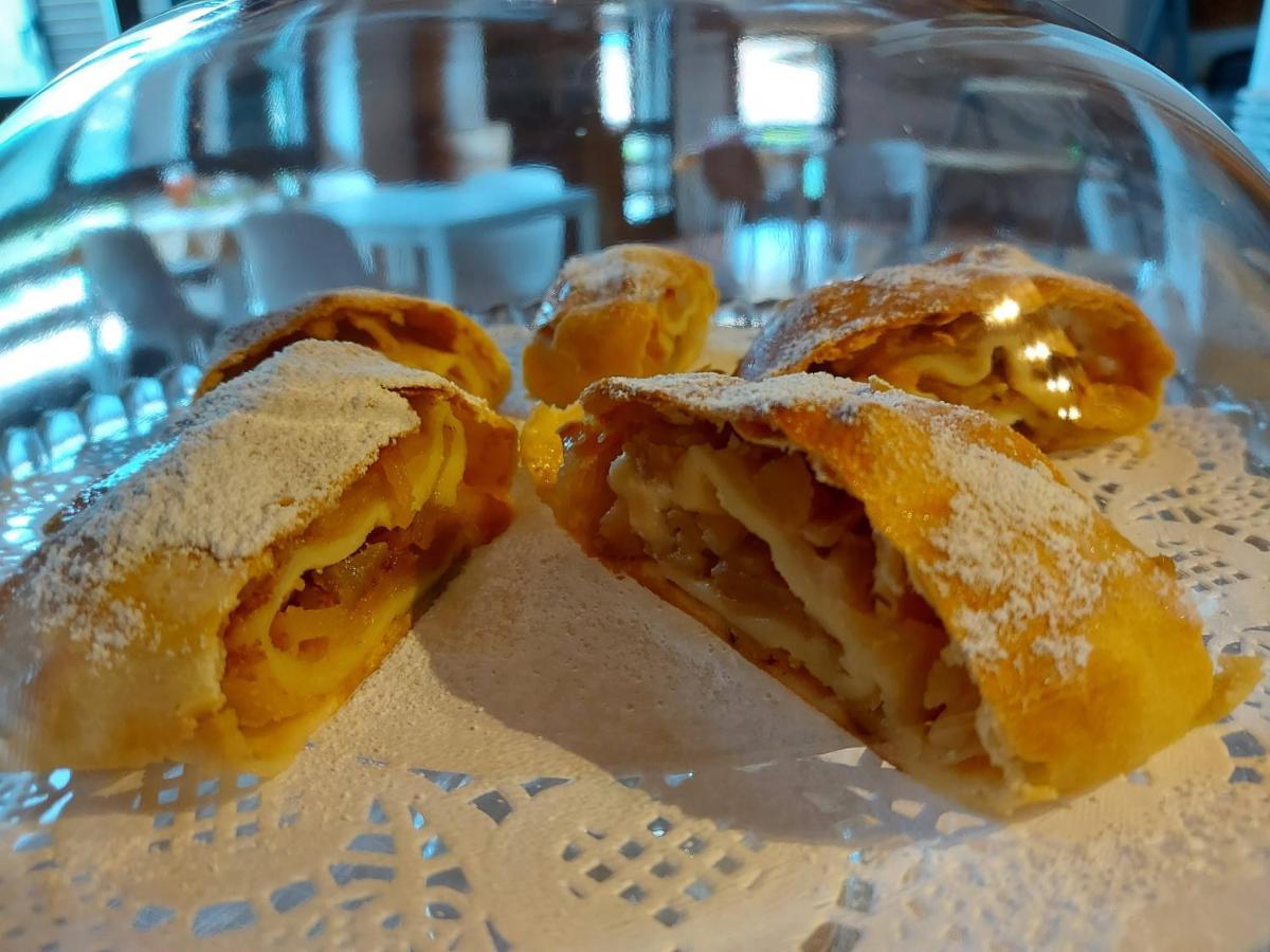 La Piazzetta Di Canale B&B Tenno Dış mekan fotoğraf