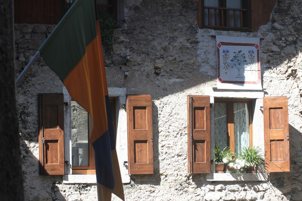 La Piazzetta Di Canale B&B Tenno Dış mekan fotoğraf