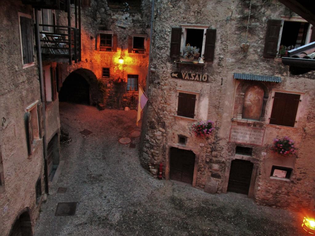La Piazzetta Di Canale B&B Tenno Dış mekan fotoğraf
